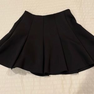 TOPSHOP black pleated skirt